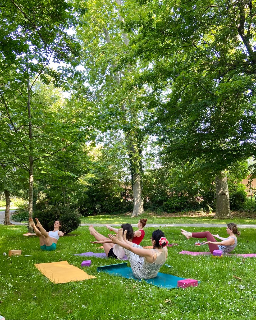 Cours de yoga au parc Rangueil à Toulouse, avec Lucie Paimblanc