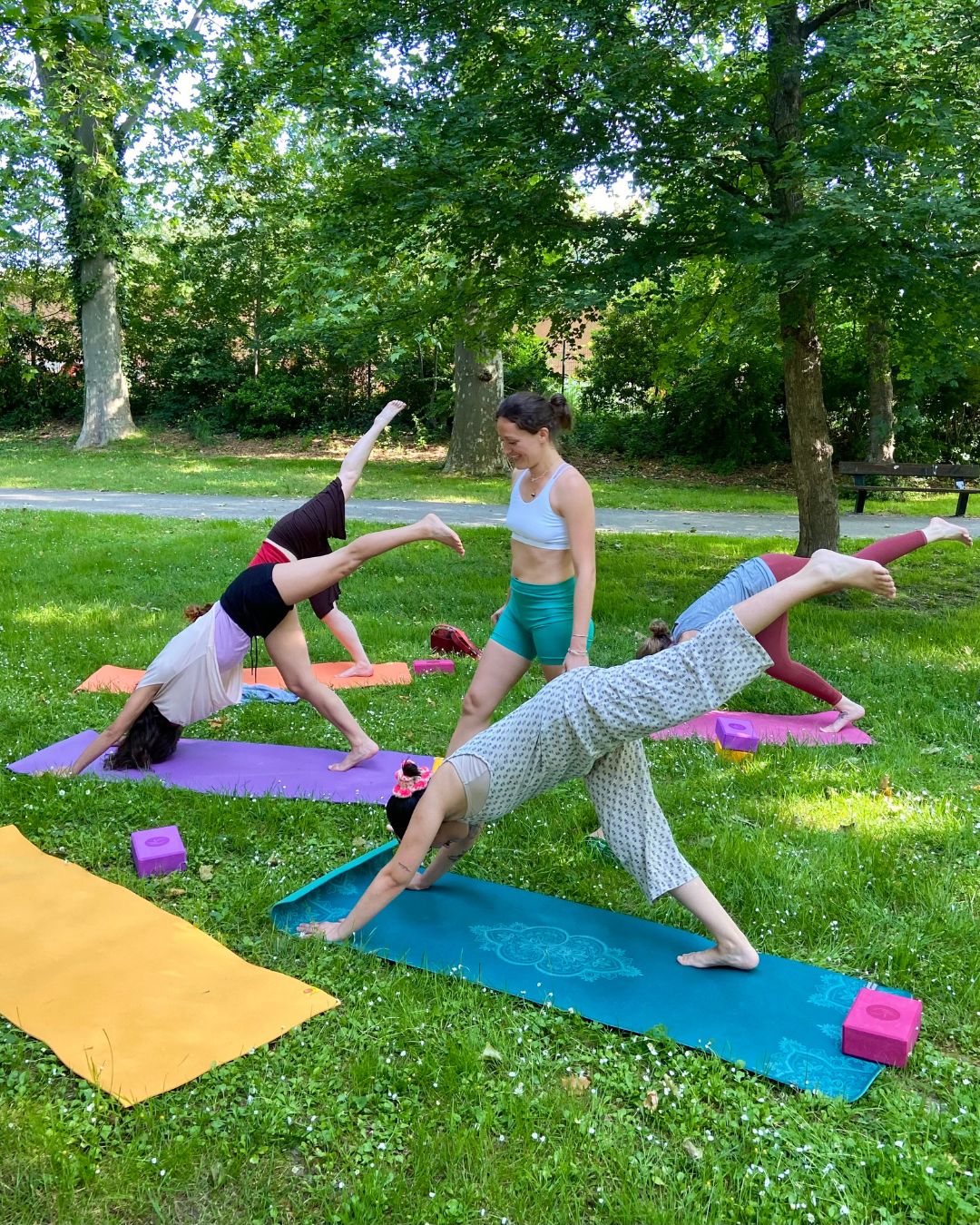 Cours de yoga au parc Rangueil à Toulouse, avec Lucie Paimblanc