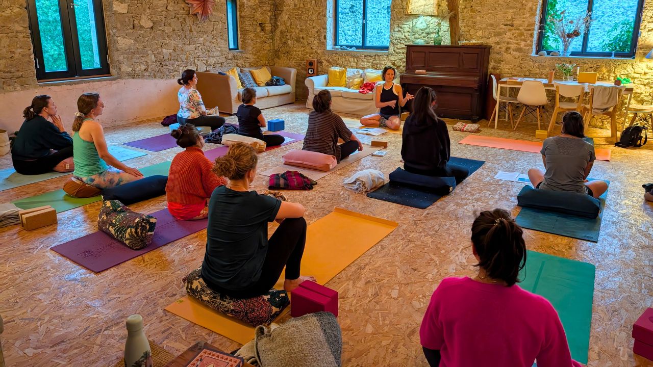 enseignements spirituels du yoga Retraite de coaching et yoga "Vision et intention" par Lucie Paimblanc, près de Toulouse