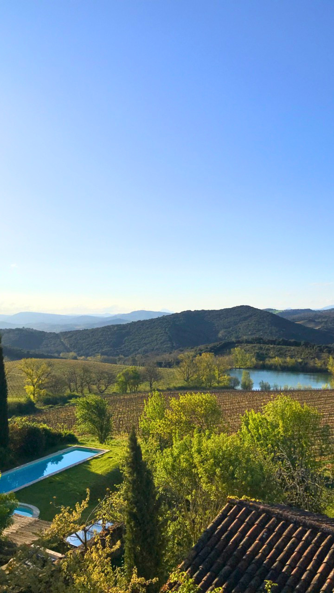 Retraites et séjours de yoga et développement personnel, organisés et guidés par Lucie SUN.